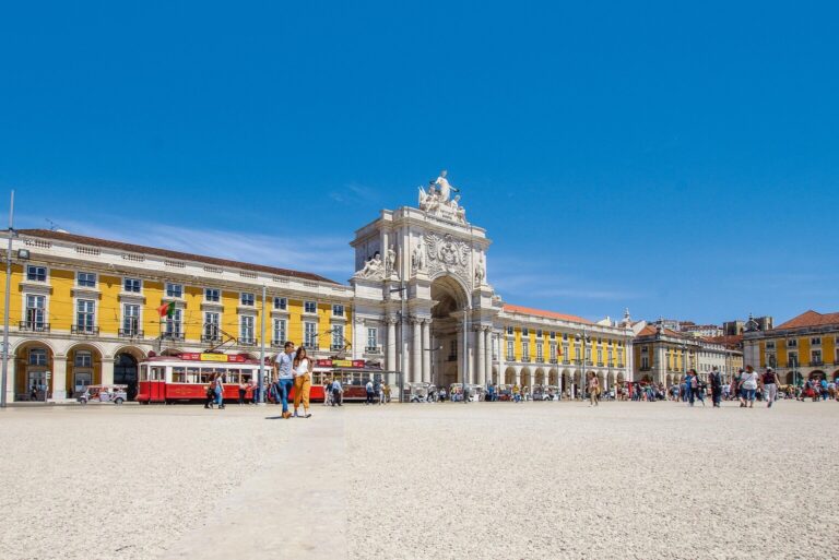 Lisbon on a budget travel guide featured image