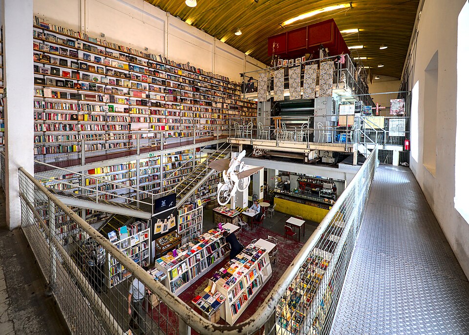 Ler Devagar Bookshop Lisbon
