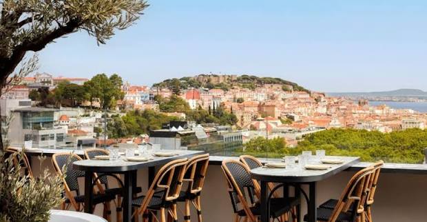 Seen Sky Bar and Restaurant in Lisbon